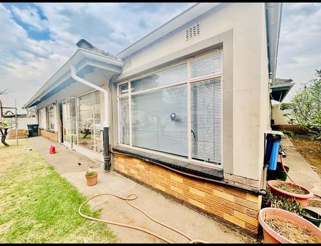 4 BEDROOM HOUSE FOR SALE IN VANDERBIJLPARK SW 1